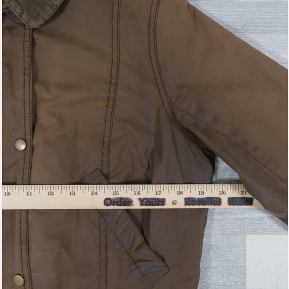 Barbour “Vintage Beadnell” Waxed Cotton Jacket - Picture 9 of 13